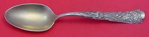 Shiebler Flora Sterling Silver Gold Washed Soup Spoon 7": Shiebler Flora Sterling Silver Gold Washed Soup Spoon 7" This exquisite 7" place soup spoon is part of the Flora pattern by Shiebler, crafted from high-quality sterling silver with a luxurious gold wa