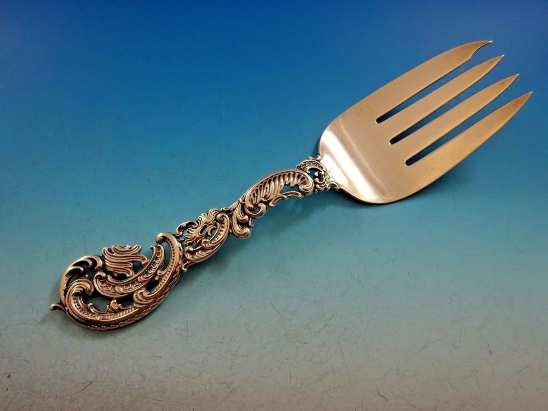 Durgin Du Barry Pierced Sterling Silver Fish Serving Fork 9.25" 1890: Durgin Du Barry Pierced Sterling Silver Fish Serving Fork 9.25" 1890 Presenting the exquisite Du Barry Pierced Sterling Silver Fish Serving Fork, crafted by Durgin in 1890. This heirloom piece measure