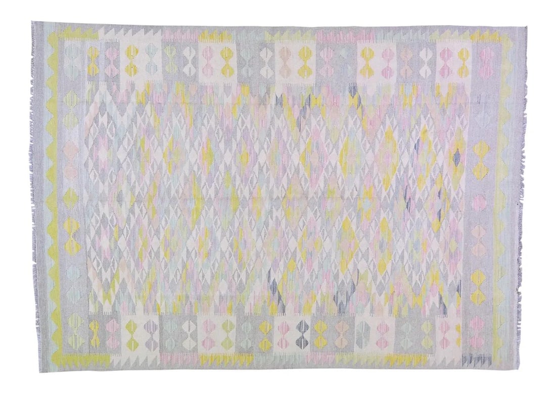 Handwoven Maimana Kilim Rug in Organic Wool 5'7 x 8' Afghan Vintage: Handwoven Maimana Kilim Rug in Organic Wool 5'7 x 8' Afghan Vintage This vintage Afghan Maimana kilim is hand woven using organic wool and features a geometric pattern in natural colors. The rug is cr