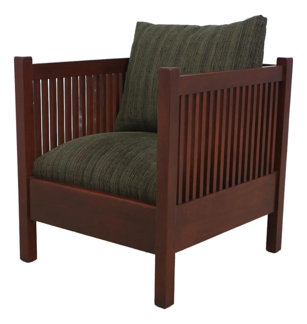 Stickley Mission Cherry Wood Cube Chair Arts & Crafts Style: Stickley Mission Cherry Wood Cube Chair Arts & Crafts Style Experience the timeless elegance of this Stickley Mission Style Cherry Cube Chair, crafted around 2009. This chair features a rich brown fin