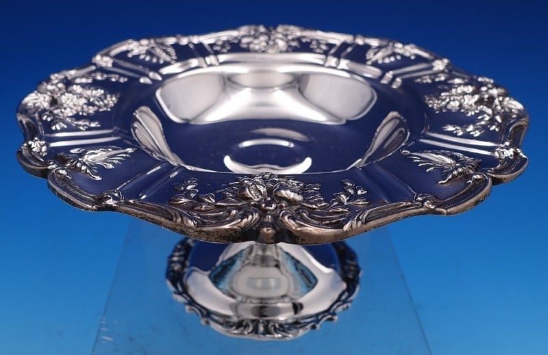 Sterling Silver Raised Compote Francis I Pattern by Reed and Barton 7.7ozt: Sterling Silver Raised Compote Francis I Pattern by Reed and Barton 7.7ozt This raised compote is crafted in the Francis I pattern by Reed & Barton, made from sterling silver (.925). The piece measure