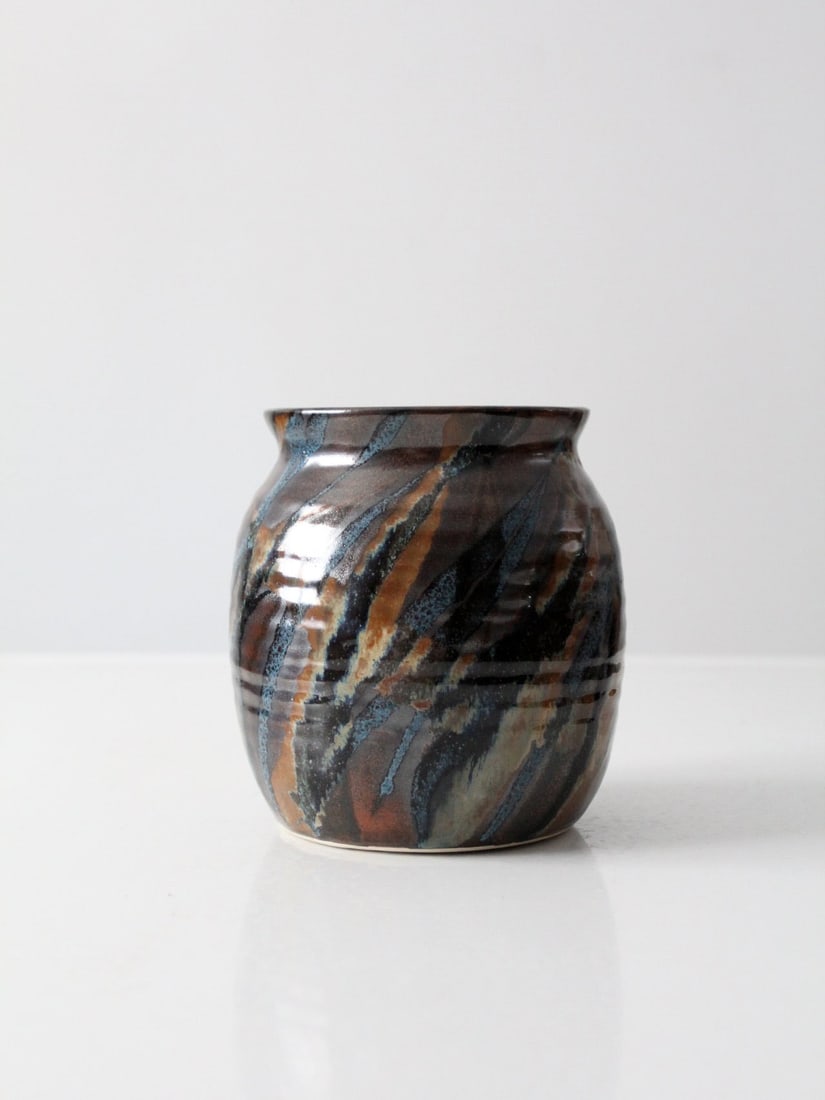 Pamela Regentin Vintage Studio Pottery Vase Unique Black Blue Brown Glaze 6.25in: Pamela Regentin Vintage Studio Pottery Vase Unique Black Blue Brown Glaze 6.25in Discover this exquisite vintage studio pottery vase crafted by Oregon ceramicist Pamela Regentin. This hand-crafted sto