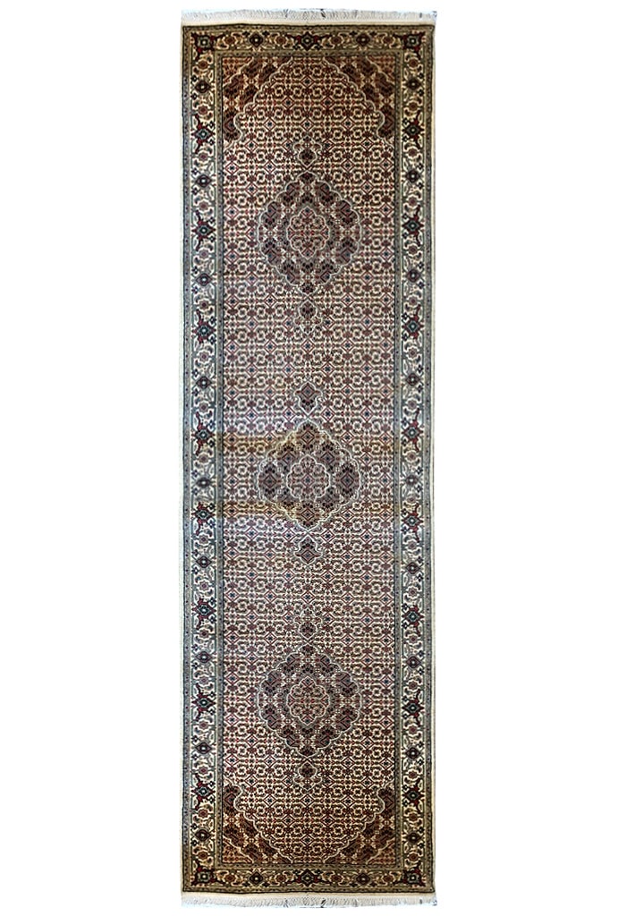 Handmade Wool Silk Rug 2.3 x 8.10 Ivory Premium Quality: Handmade Wool Silk Rug 2.3 x 8.10 Ivory Premium Quality Free continental US Shipping Experience luxury with this quality handmade rug crafted from a blend of wool and silk, featuring a stunning ivory 
