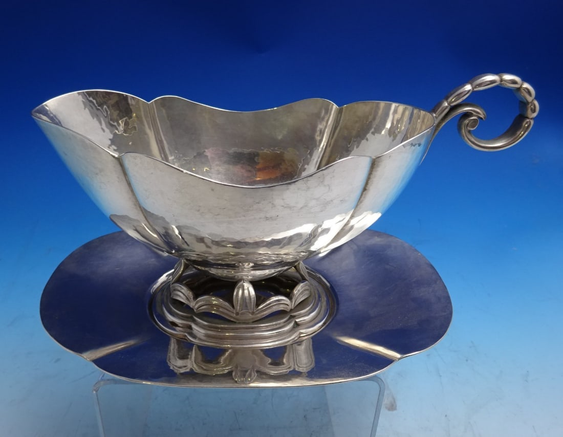 Arts & Crafts Sterling Silver Gravy Boat and Underplate Set by Schwanke-Kasten: Arts & Crafts Sterling Silver Gravy Boat and Underplate Set by Schwanke-Kasten This handmade sterling silver gravy boat and underplate set features a subtle hand-hammered surface, reflecting the Arts 