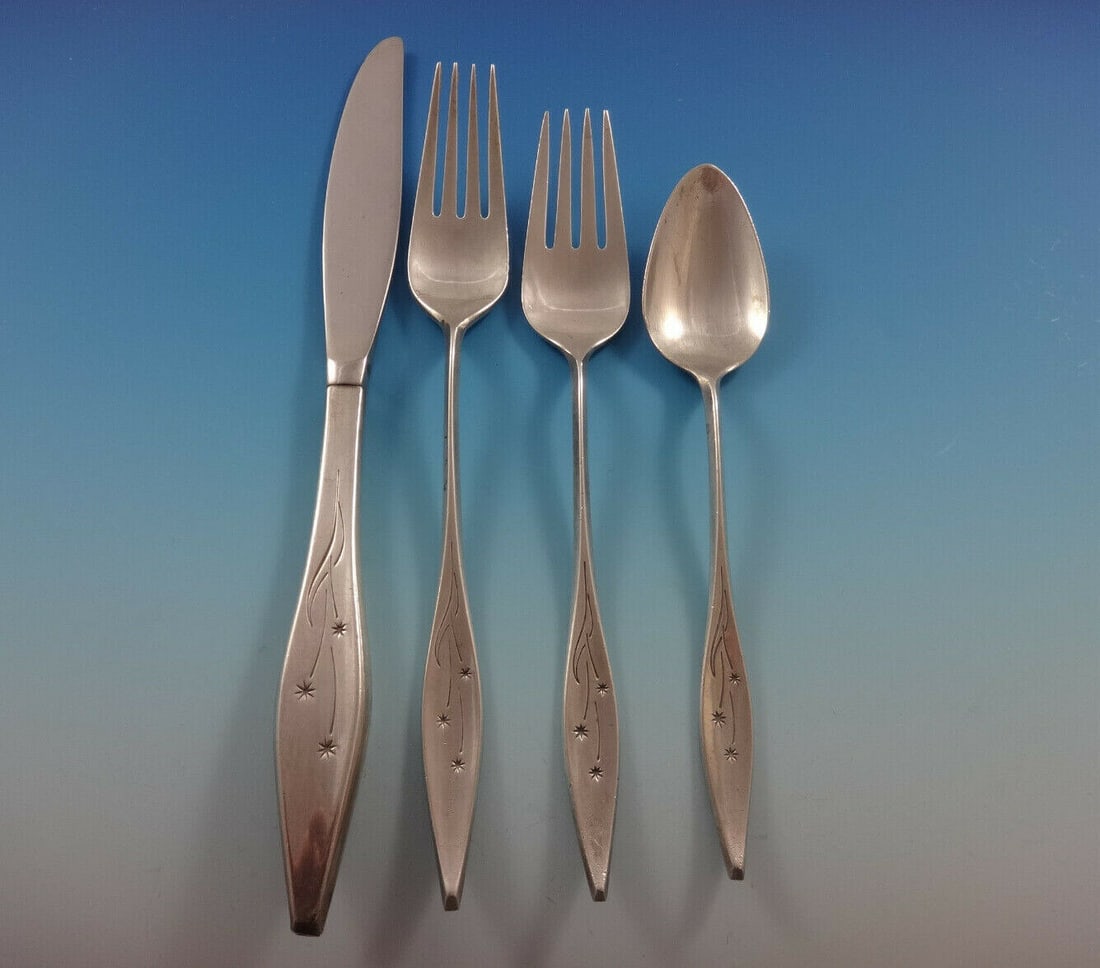 Reed & Barton Star Sterling Silver 4-Piece Place Setting: Reed & Barton Star Sterling Silver 4-Piece Place Setting Enhance your dining experience with this exquisite 4-piece place setting from the renowned Reed and Barton, featuring the elegant Star pattern.