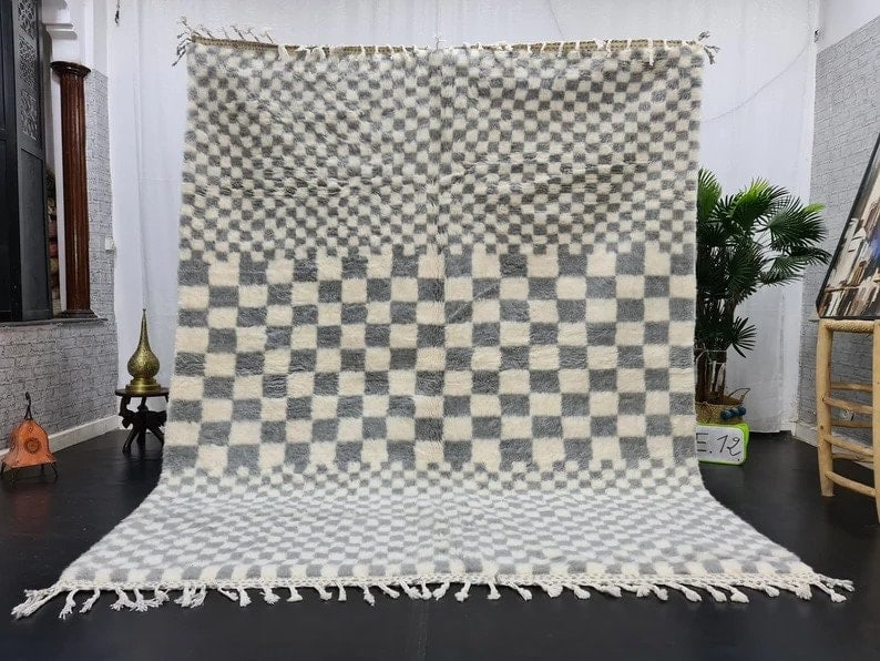 Handwoven Moroccan Soft Rug 100% Sheep Wool 10 x 6.56 Feet: Handwoven Moroccan Soft Rug 100% Sheep Wool 10 x 6.56 Feet Enhance your space with this Stylish Authentic Soft Rug, meticulously handwoven in the Atlas Mountains by skilled local Berber women weavers.