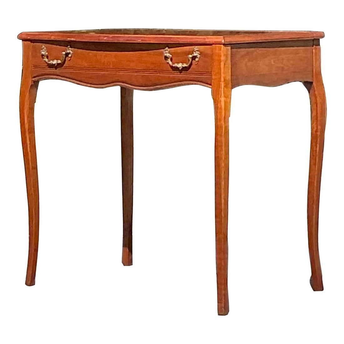 Vintage Regency Mahogany Vanity with Mirror and Brass Pulls: Vintage Regency Mahogany Vanity with Mirror and Brass Pulls Enhance your space with this exquisite Vintage Regency Mahogany Vanity, a perfect blend of charm and functionality. With its classic curved 