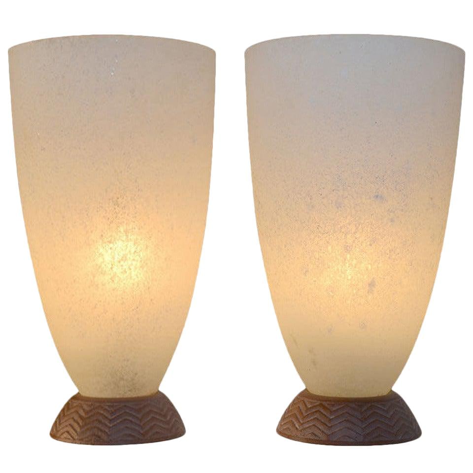 Elegant Pair of Cenedese Coroso Finish Murano Glass Urn Lamps: Elegant Pair of Cenedese Coroso Finish Murano Glass Urn Lamps This exquisite pair of Coroso Finish Murano Glass urn form lamps showcases the elegance of Italian artistry, attributed to Cenedese. Each 