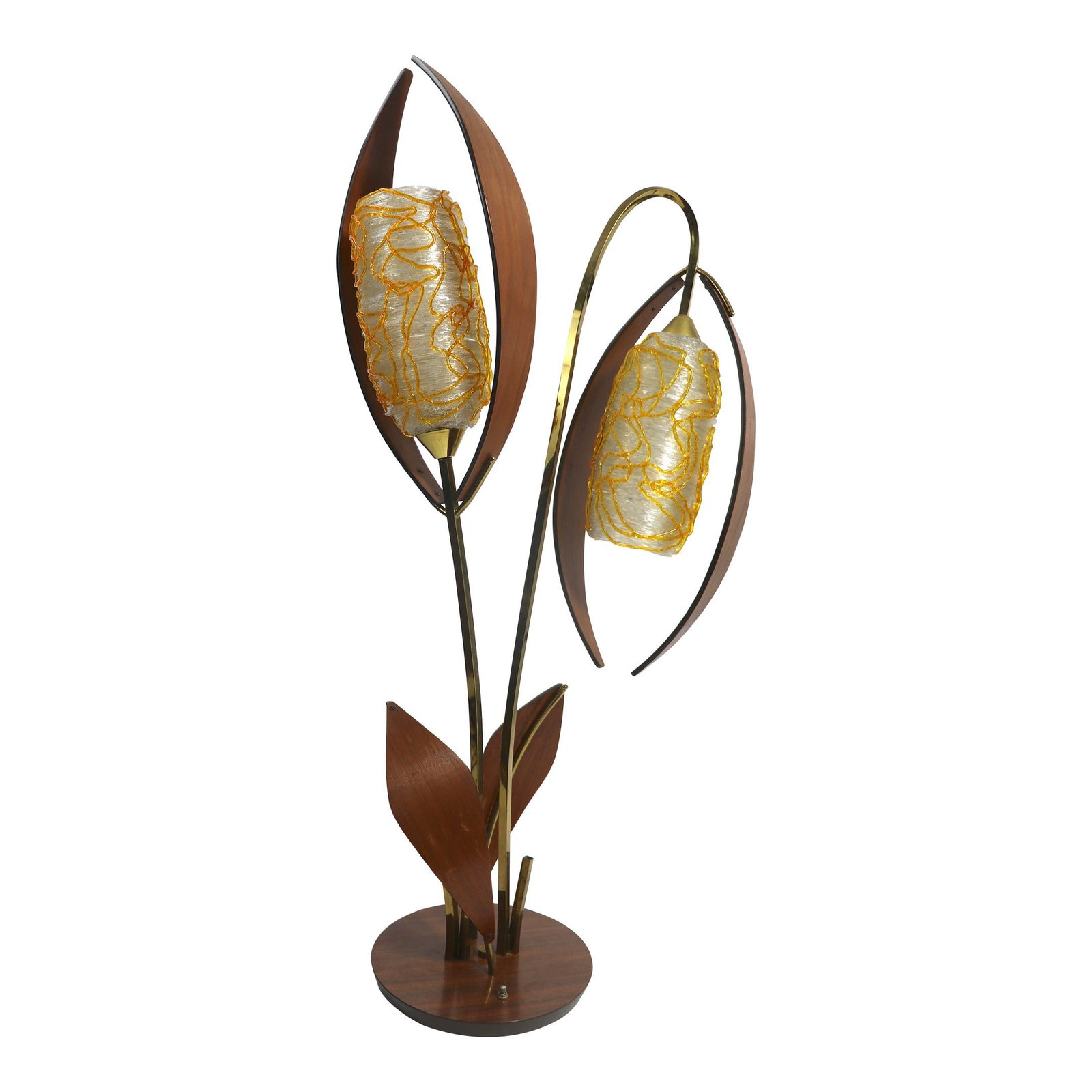 Vintage 1950s Mid Century Spaghetti Shade Table Lamp with Brass Wood Accents: Vintage 1950s Mid Century Spaghetti Shade Table Lamp with Brass Wood Accents This stunning Mid Century Spaghetti Shade Table Lamp, dating back to the 1950s, features a unique design with two plastic s