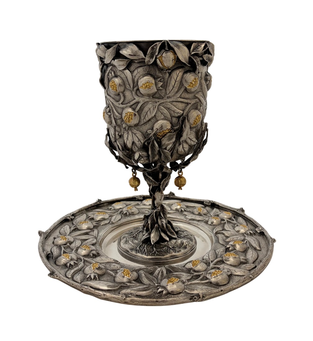 Italian 925 Sterling Silver Gilded Eliyahu Cup and Tray: Italian 925 Sterling Silver Gilded Eliyahu Cup and Tray This Italian-made Eliyahu cup and tray set is crafted from 925 sterling silver with gilded accents. The set features handmade pomegranate leaf a