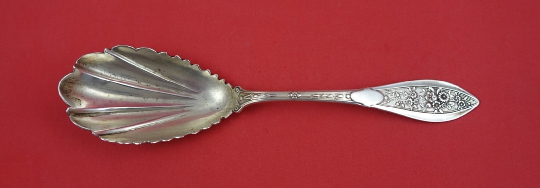 Sterling Silver Berry Serving Spoon Montezuma Pattern by Shiebler 8 1/4 Inch: Sterling Silver Berry Serving Spoon Montezuma Pattern by Shiebler 8 1/4 Inch This is a sterling silver berry spoon in the Montezuma pattern by Shiebler. It features a ridged bowl design and measures 8