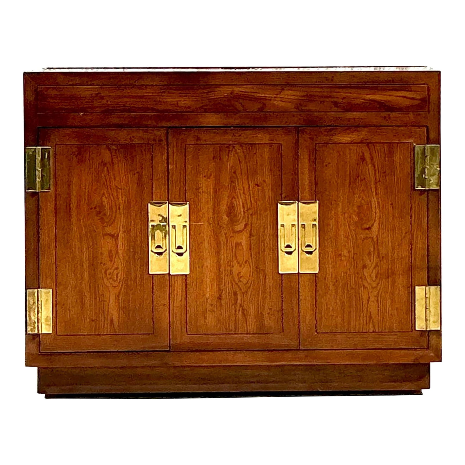 Vintage Henredon Campaign Dry Bar with Brass Accents: Vintage Henredon Campaign Dry Bar with Brass Accents Enhance your living or dining space with this exquisite vintage Henredon Campaign dry bar. Crafted from rich wood and featuring elegant brass hardw