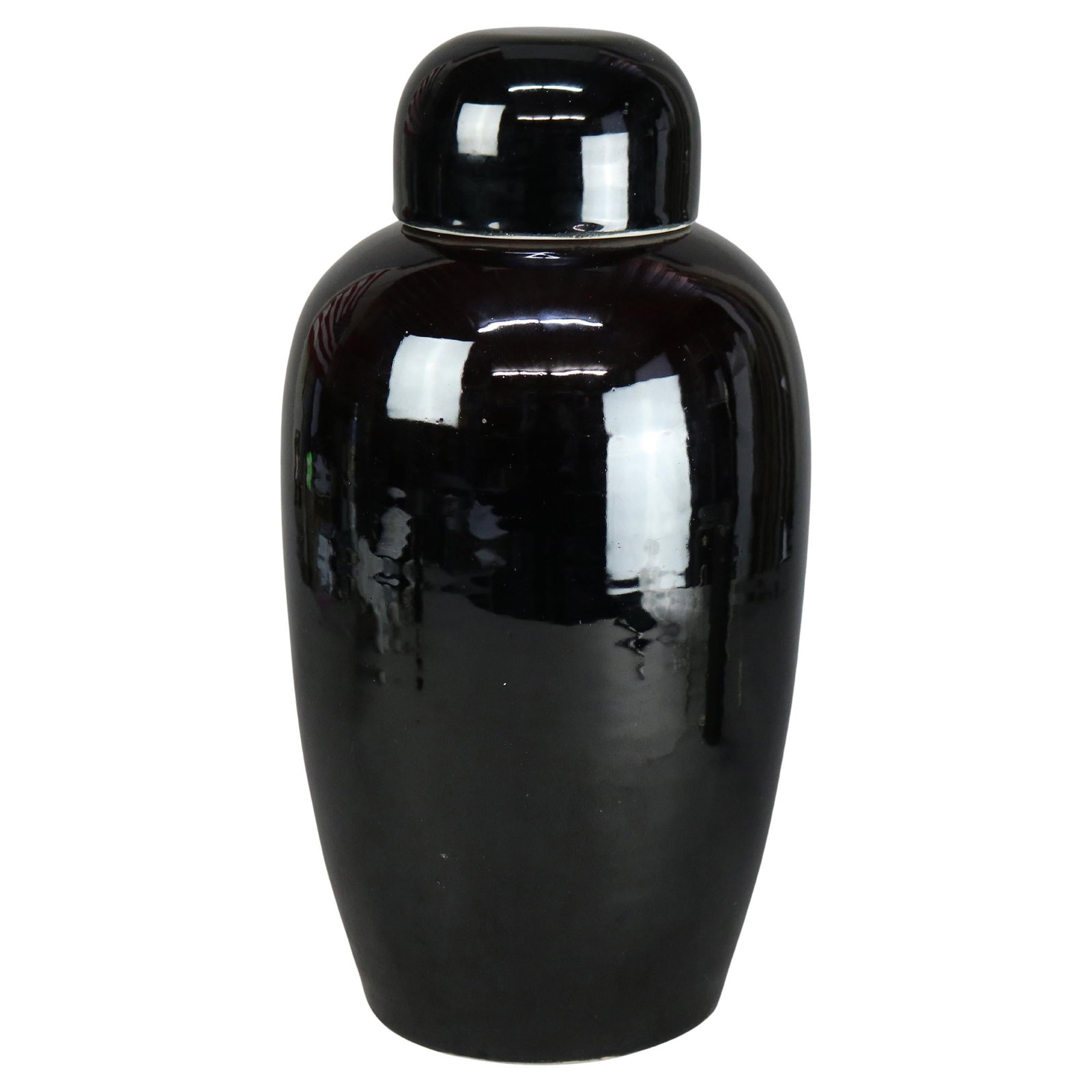 Antique Chinese High Glaze Black Pottery Temple Jar 17.5" C1930: Antique Chinese High Glaze Black Pottery Temple Jar 17.5" C1930 This stunning large antique Chinese temple jar showcases a high glaze finish in a rich black hue, making it an exquisite piece for colle