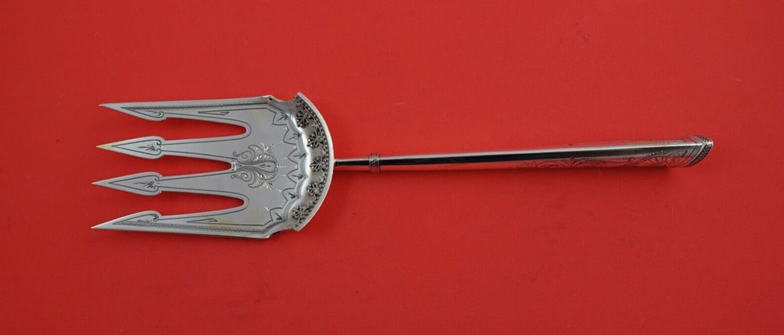 Gorham Sterling Silver Fish Server Number 150 9 1/4 Vintage: Gorham Sterling Silver Fish Server Number 150 9 1/4 Vintage This exquisite fish server is a remarkable piece from Gorham, featuring the elegant Number 150 pattern. Crafted from high-quality sterling s