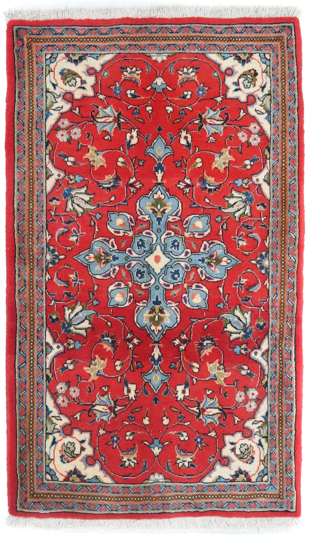 Vintage Handmade Floral Design Wool Area Rug 2'7 x 4'3: Vintage Handmade Floral Design Wool Area Rug 2'7 x 4'3 Discover this exquisite vintage handmade oriental carpet rug featuring a traditional floral design. Measuring 2'7" x 4'3", this unique piece is c