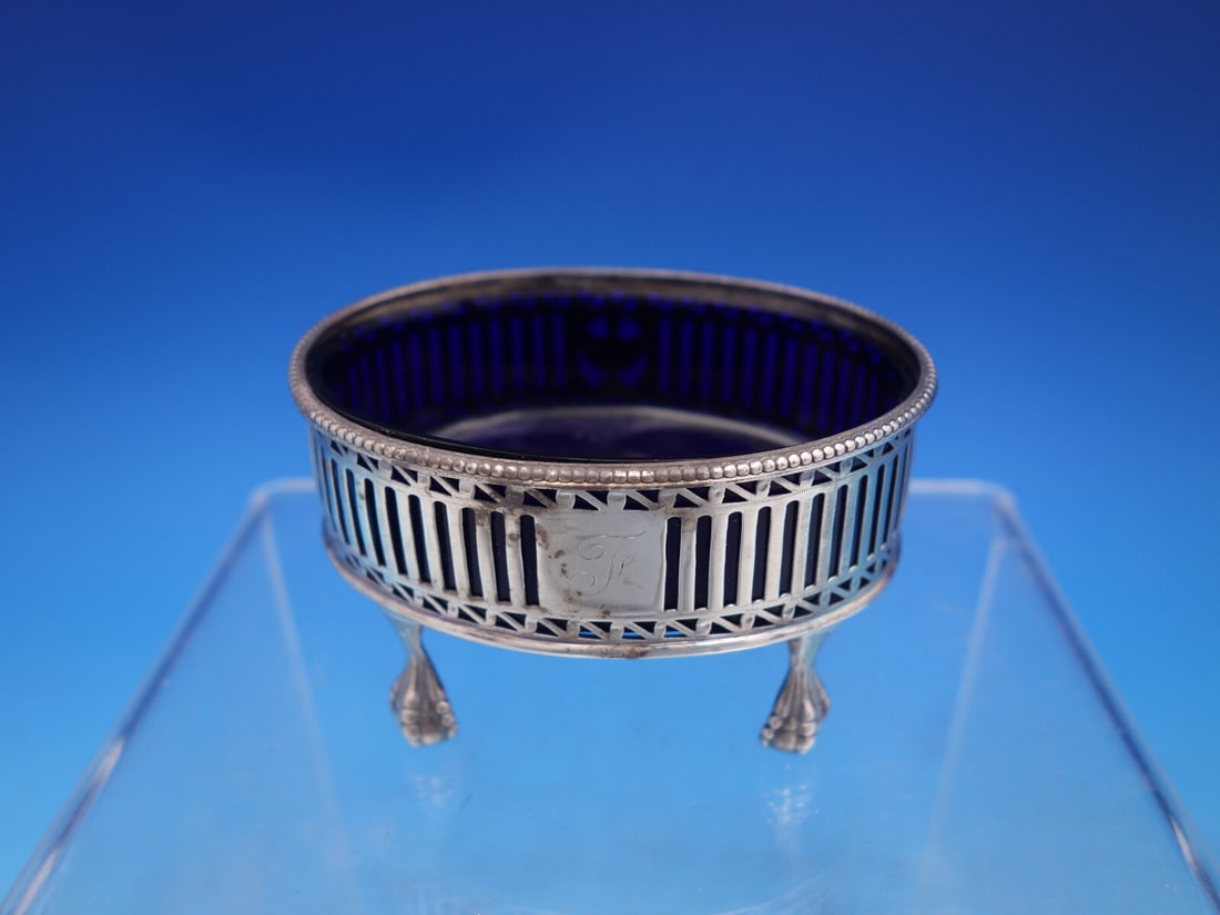 Georgian Sterling Silver Salt Cellar w Cobalt Glass London 1780: Georgian Sterling Silver Salt Cellar w Cobalt Glass London 1780 This exquisite Georgian English sterling silver salt cellar, also known as a master dip, features a stunning cobalt glass liner.