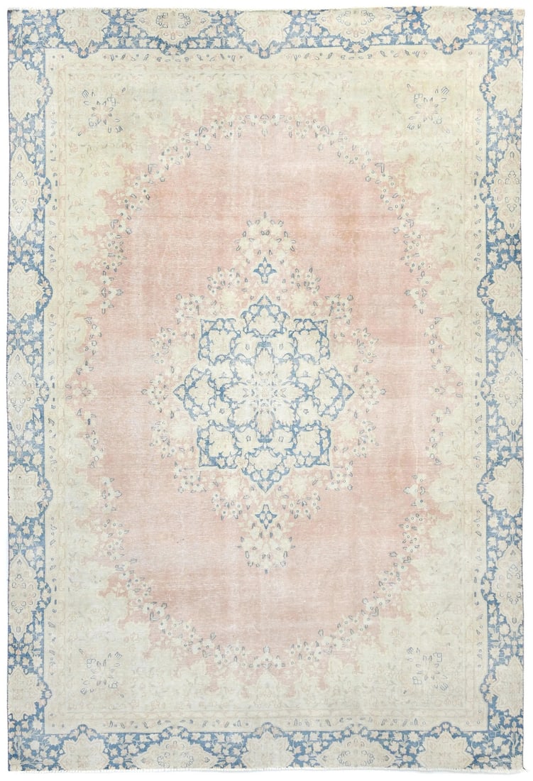 Vintage Hand-Knotted Floral Oriental Rug 8'4 x 12'3 Wool: Vintage Hand-Knotted Floral Oriental Rug 8'4 x 12'3 Wool Enhance your living space with this exquisite Antique Muted Floral Distressed Vintage Oriental Rug. Measuring 8'4" x 12'3", this hand-knotted a