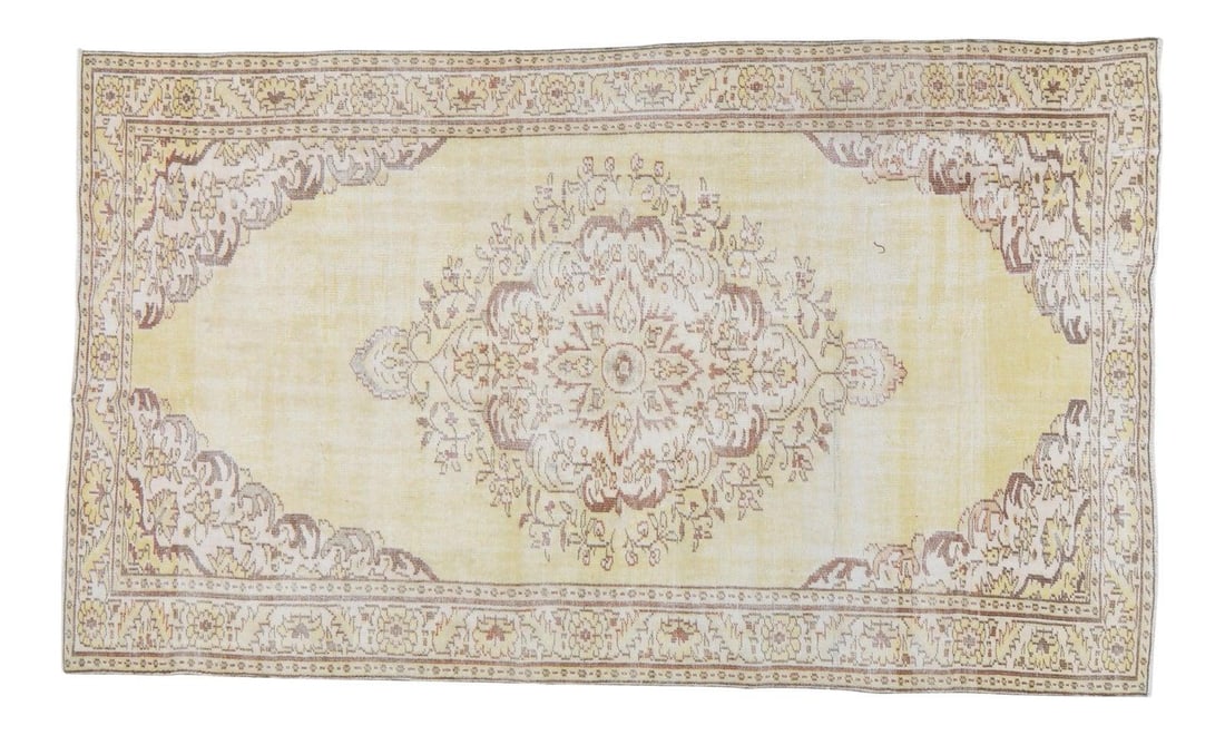 Fine Weave Anatolian Wool Rug in Light Yellow 5'10" x 9'9" Vintage Hand Knotted: Fine Weave Anatolian Wool Rug in Light Yellow 5'10" x 9'9" Vintage Hand Knotted This vintage Turkish Anatolian rug features a whitewash design with natural colors and a fine hand-knotted weave. Made f