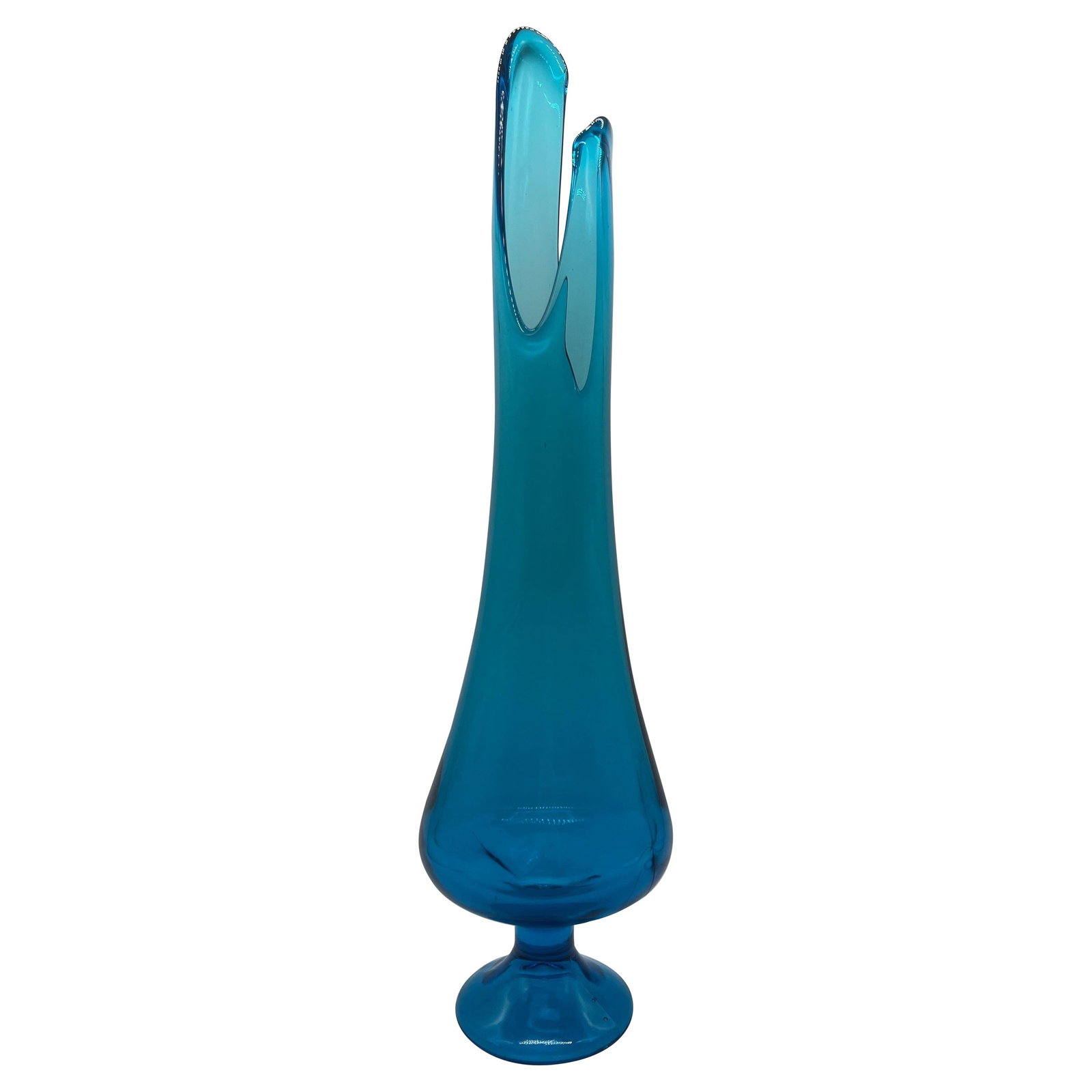 Mid-Century Modern L.E. Smith Blue Swung Vase 17.75 inches: Mid-Century Modern L.E. Smith Blue Swung Vase 17.75 inches Discover this stunning Vintage L.E. Smith Blue Glass Swung Vase, measuring 17.75 inches tall. Crafted in the mid-20th century, this piece ref