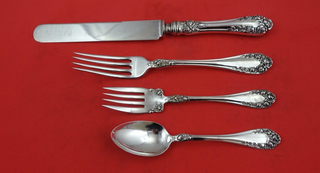 Wallace Rose Sterling Silver 4-Piece Dinner Place Setting Vintage: Wallace Rose Sterling Silver 4-Piece Dinner Place Setting Vintage Introducing a stunning 4-piece dinner size place setting in the exquisite Rose pattern by Wallace. This vintage flatware set, crafted 