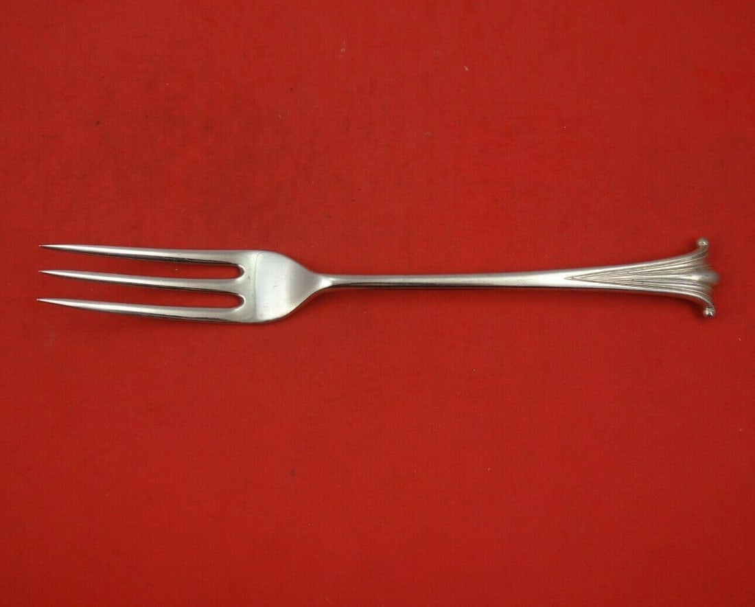 Asprey Georgian Scroll Sterling Silver Dinner Fork 3-Tine 8 1/4": Asprey Georgian Scroll Sterling Silver Dinner Fork 3-Tine 8 1/4" This stunning 3-tine dinner fork is crafted from English sterling silver and features the elegant Georgian Scroll pattern by Asprey. Me