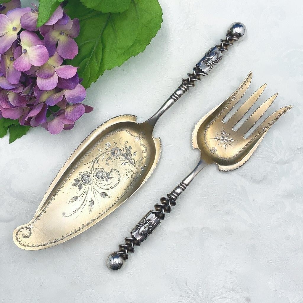 Exquisite Bug Pattern Sterling Silver 2pc Fish Serving Set by Shiebler: Exquisite Bug Pattern Sterling Silver 2pc Fish Serving Set by Shiebler Discover the exquisite Bug pattern serving set, showcasing an aesthetic design that captures the essence of abstract fish motifs.