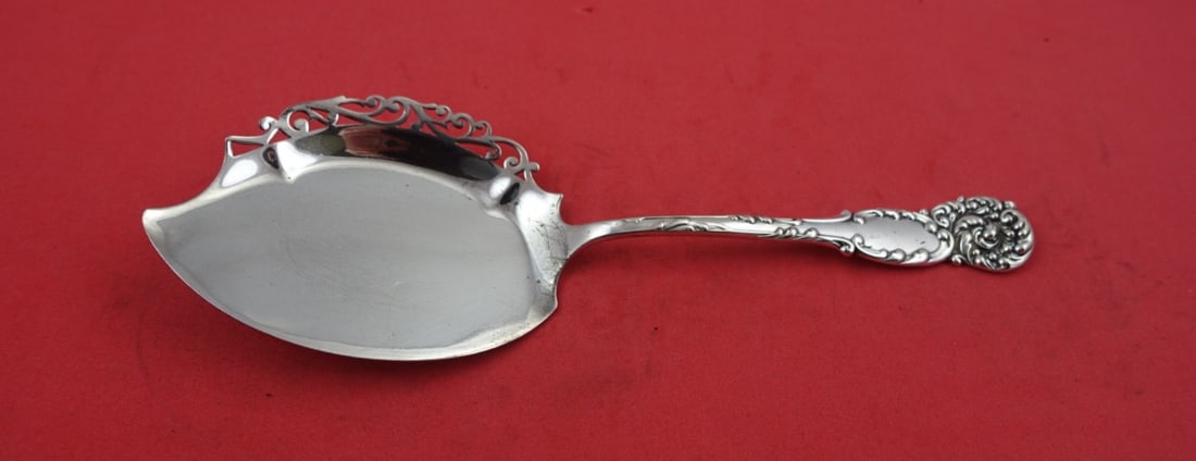 Reed and Barton La Reine Sterling Silver Ice Cream Server 8 Inch: Reed and Barton La Reine Sterling Silver Ice Cream Server 8 Inch Presenting the exquisite La Reine ice cream server, crafted by Reed and Barton from fine sterling silver. This elegant serving piece fe