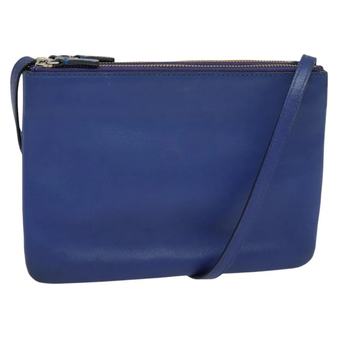Celine Trio blue leather shoulder bag: Celine Trio blue leather shoulder bag Celine Trio leather bag in blue. Made in Italy, this piece is presented in fair condition with visible wear, including rubbing to the exterior and interior, sligh