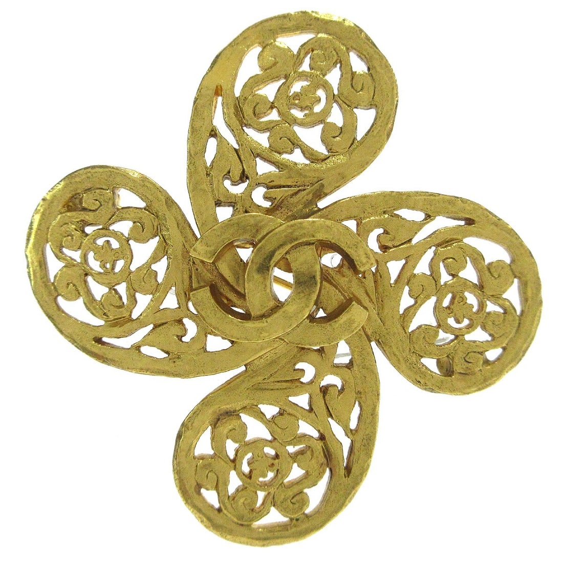 Chanel 95A Gold Plated CC Logo Brooch Pin: Chanel 95A Gold Plated CC Logo Brooch Pin Gold-plated Chanel brooch pin featuring the CC logo design. Made in France, this piece is identified as style 95A and is described in good to very good condit