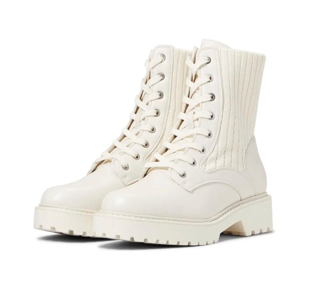 Calvin Klein Samica Quilted Ivory Lace-Up Combat Booties 9.5M: Calvin Klein Samica Quilted Ivory Lace-Up Combat Booties 9.5M Elevate your footwear collection with the Calvin Klein Samica Lace-Up Quilted Lug Sole Combat Booties in an elegant ivory shade. These str