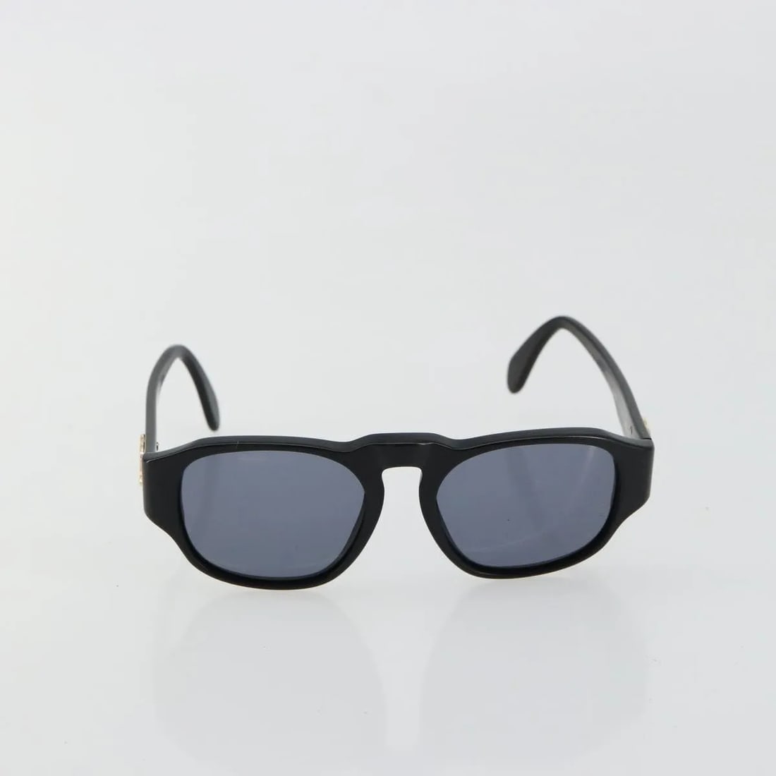 Chanel Logo CC black plastic sunglasses (1 of 10)