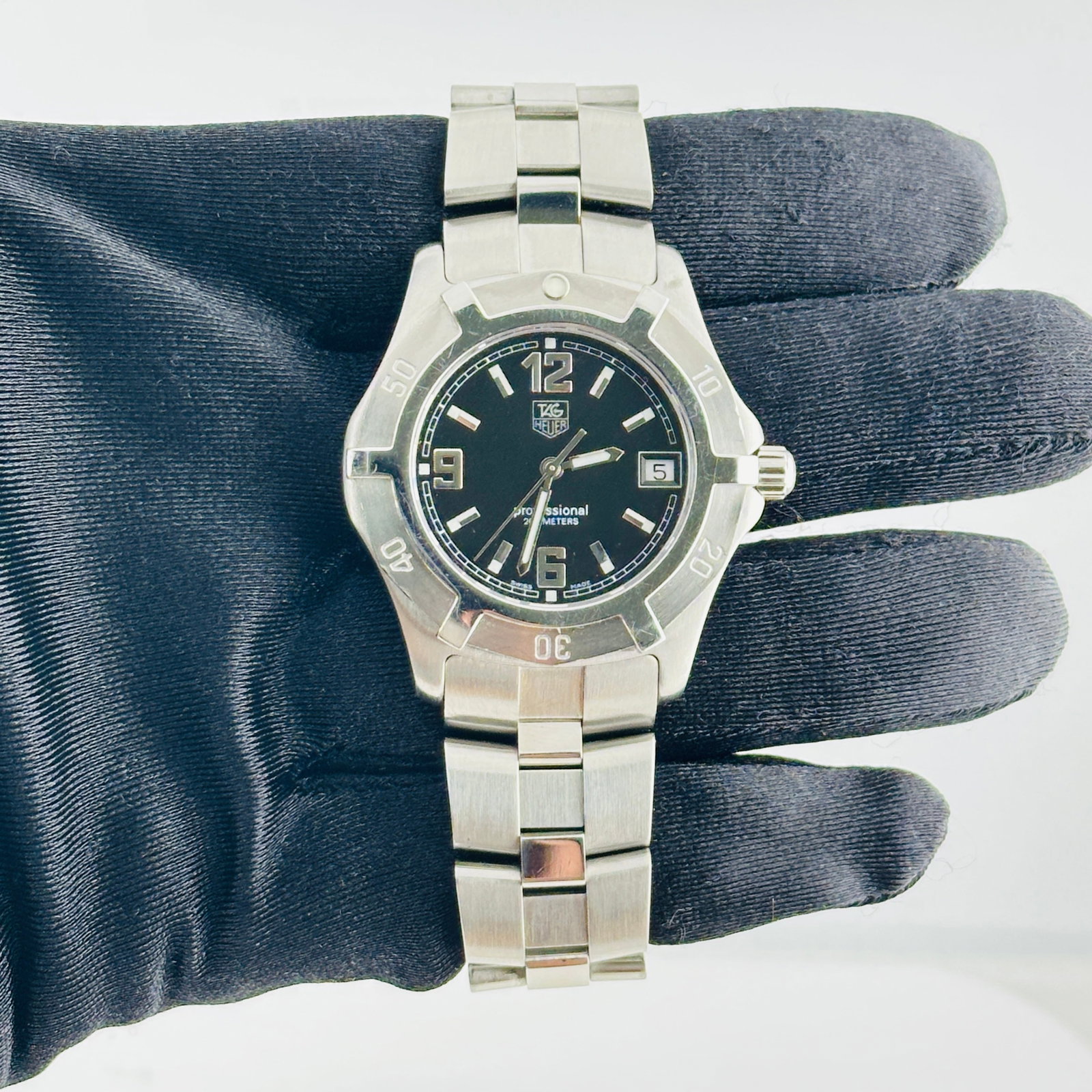 Tag Heuer WN1110.BA0332 Professional Mens Steel Watch Black Dial: Tag Heuer WN1110.BA0332 Professional Mens Steel Watch Black Dial Tag Heuer Professional men's wristwatch featuring a black dial, rotating bezel, and stainless steel bracelet. Reference WN1110.BA0332. 