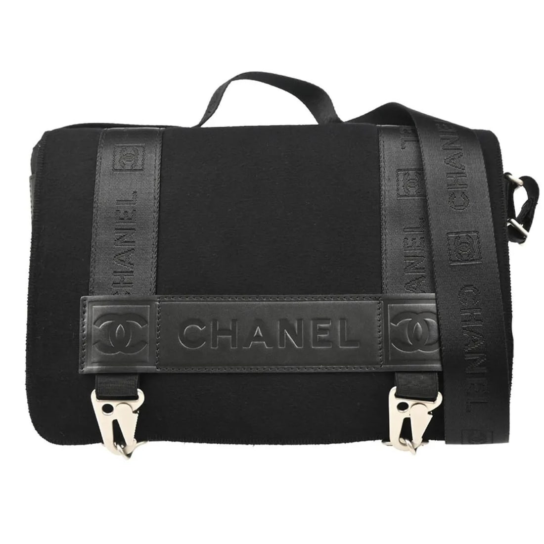 Chanel Sport Line Flap Messenger Bag Black Nylon: Chanel Sport Line Flap Messenger Bag Black Nylon Chanel Sport Line Flap Messenger bag in black nylon with a unisex design. This piece is presented in very good overall condition, with the exterior and