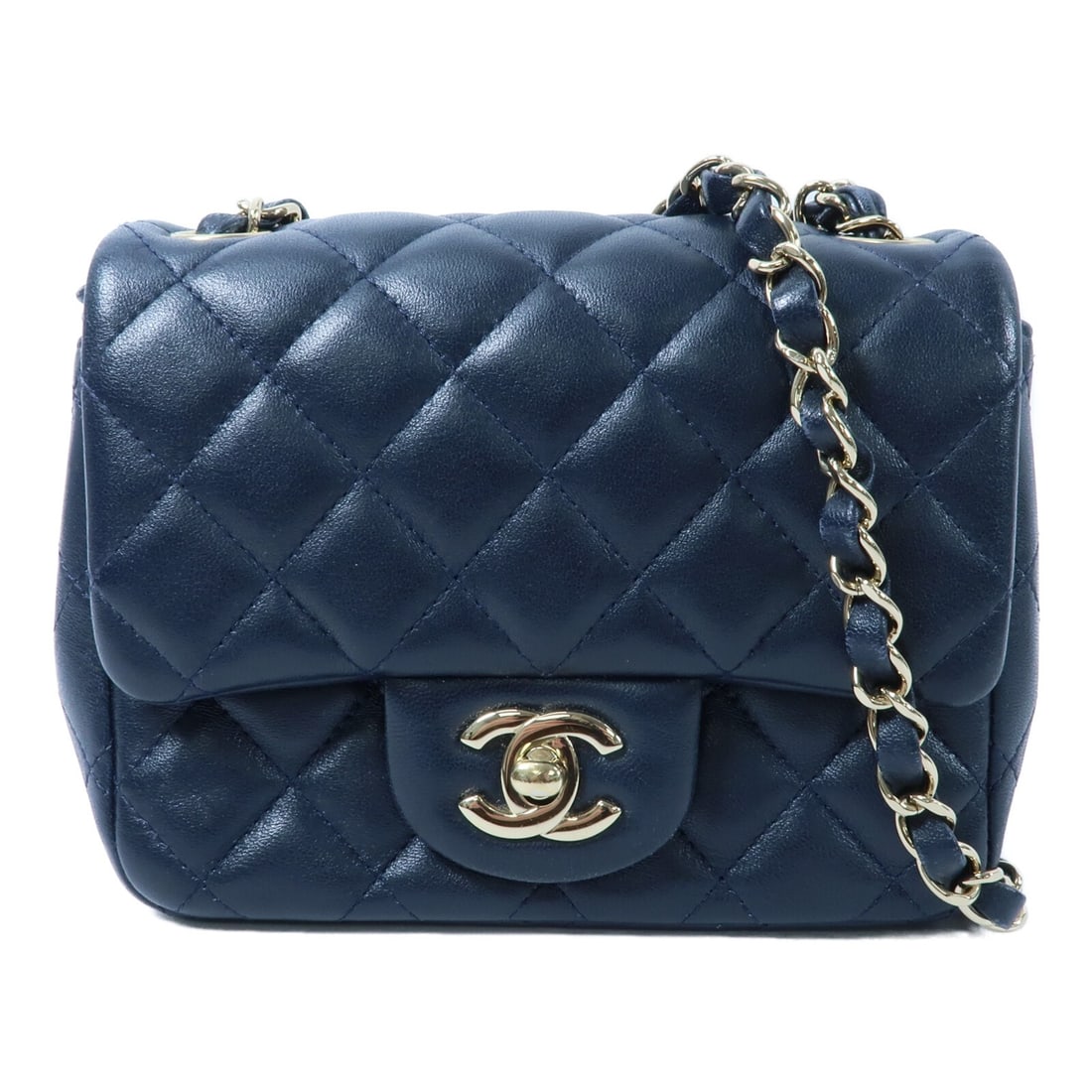 CHANEL Classic 17 Lambskin Navy Shoulder Bag GHW A35200: CHANEL Classic 17 Lambskin Navy Shoulder Bag GHW A35200 This CHANEL Classic 17 shoulder bag features a navy lambskin leather exterior with gold-tone hardware. Designed for women, it offers a timeless 