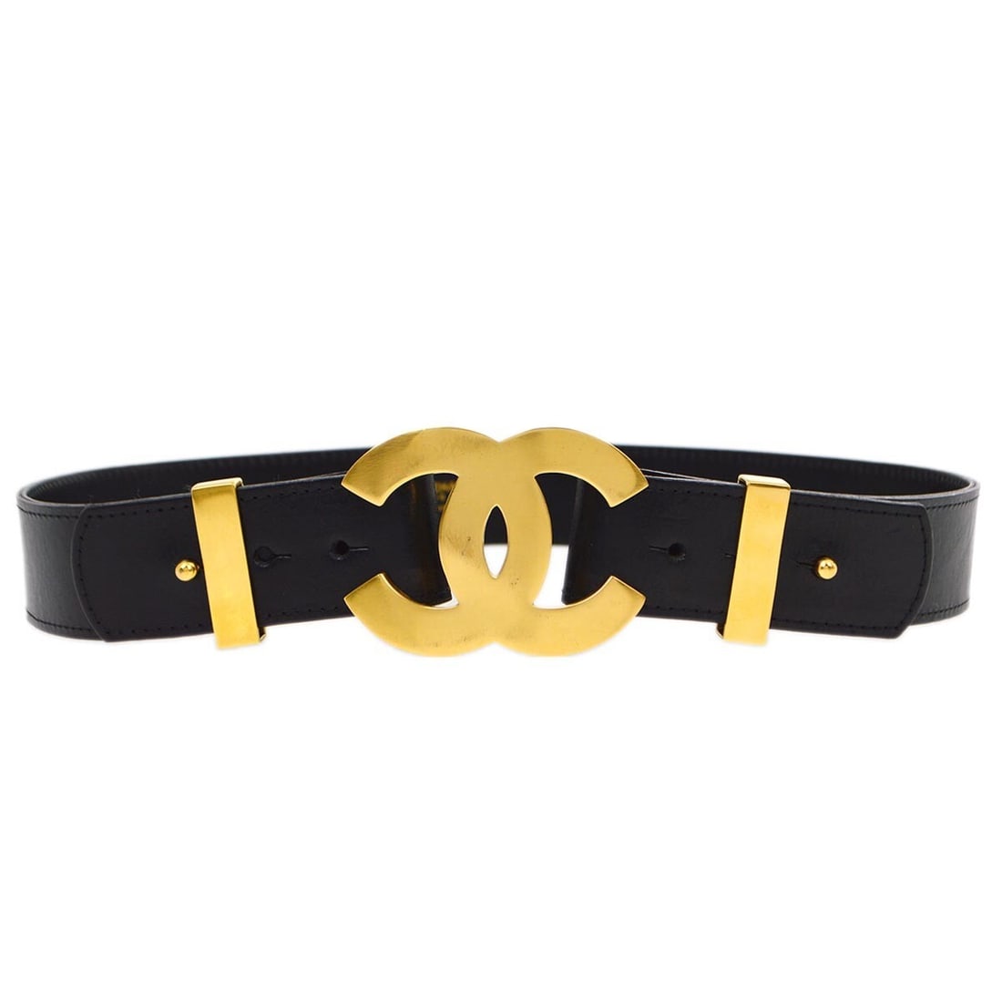 CHANEL 96A Black Leather Waist Belt Size 80 32: CHANEL 96A Black Leather Waist Belt Size 80 32 Black Chanel waist belt in leather with an adjustable fit and gold-plated buckle. Marked 96A, this women's belt is made in France. Condition is very good