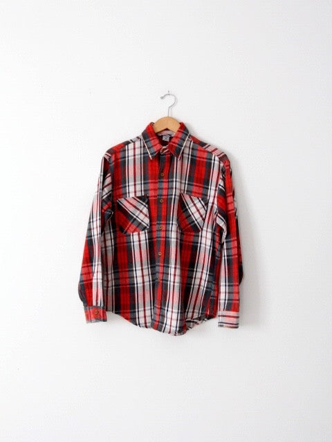 Vintage JC Penney Big Mac Plaid Flannel Shirt Red Black White: Vintage JC Penney Big Mac Plaid Flannel Shirt Red Black White Discover a timeless piece with this Vintage Big Mac Plaid Flannel Shirt, crafted by JC Penney. This classic flannel shirt showcases a stri