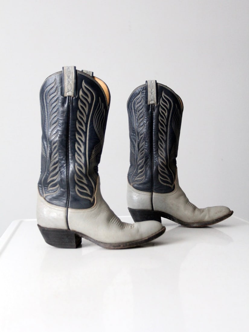 Vintage Tony Lama Cowboy Boots Gray Navy Blue Leather Size 6: Vintage Tony Lama Cowboy Boots Gray Navy Blue Leather Size 6 Step out in style with these vintage Tony Lama cowboy boots, designed for both comfort and classic western flair. Featuring gray leather fe
