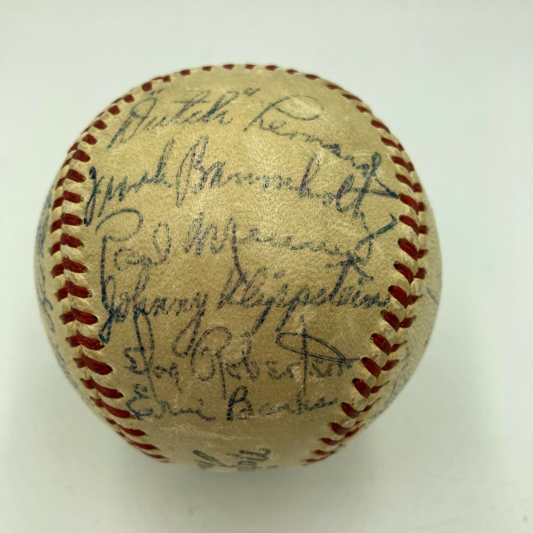 1954 Ernie Banks Rookie Team Signed Baseball 24 Signatures JSA COA: 1954 Ernie Banks Rookie Team Signed Baseball 24 Signatures JSA COA This rare 1954 Ernie Banks Rookie Chicago Cubs Team Signed National League Baseball features a total of 24 signatures, making it a mu