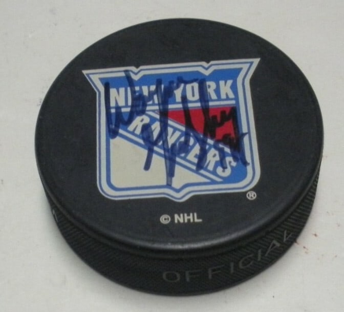 Wayne Gretzky Autographed Hockey Puck With COA Rangers Oilers Hall Of Fame (1 of 1)