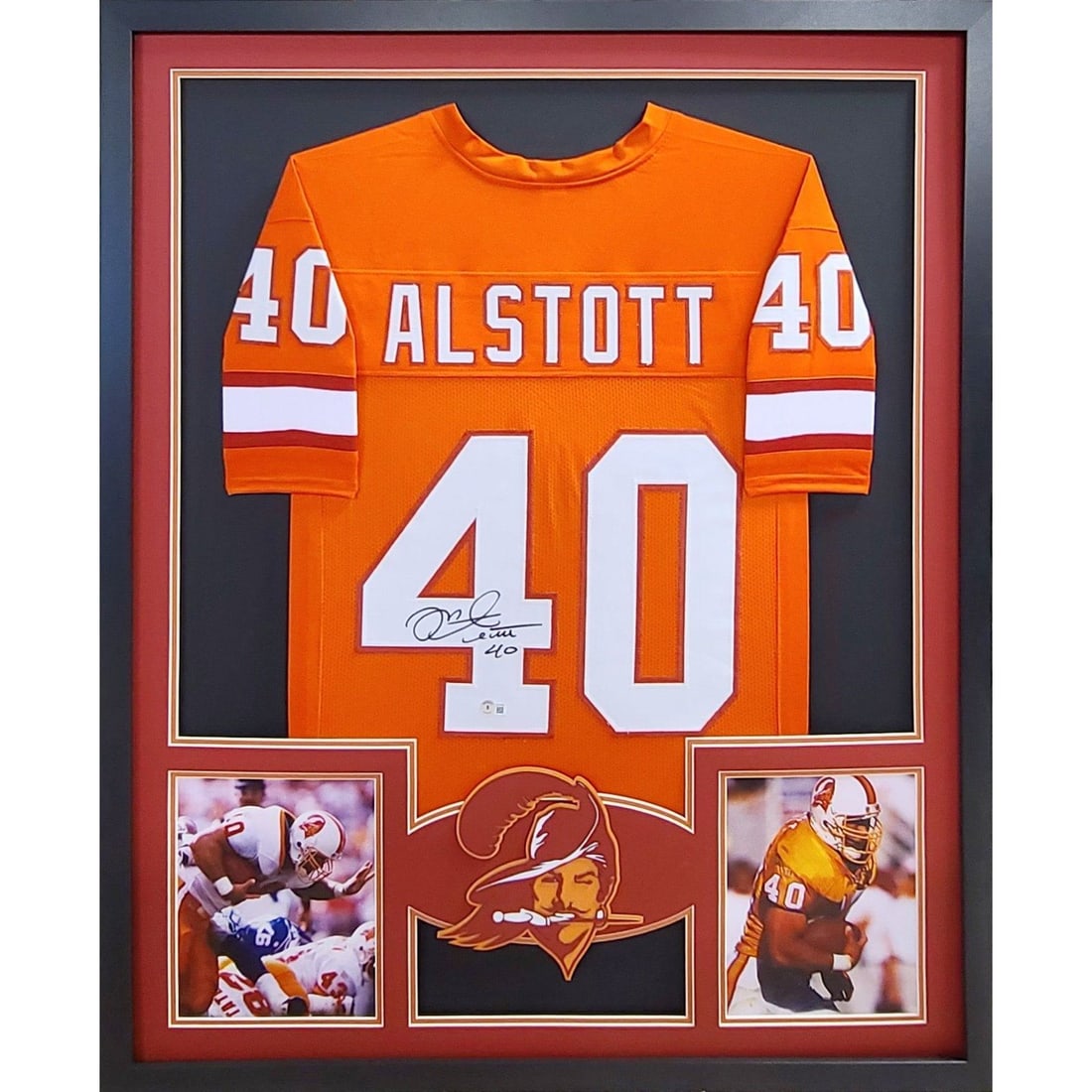 Mike Alstott Autographed Framed Jersey Tampa Bay Buccaneers Beckett Authenticated: Mike Alstott Autographed Framed Jersey Tampa Bay Buccaneers Beckett Authenticated This is an autographed framed jersey of Mike Alstott, a celebrated player for the Tampa Bay Buccaneers. Authenticated 