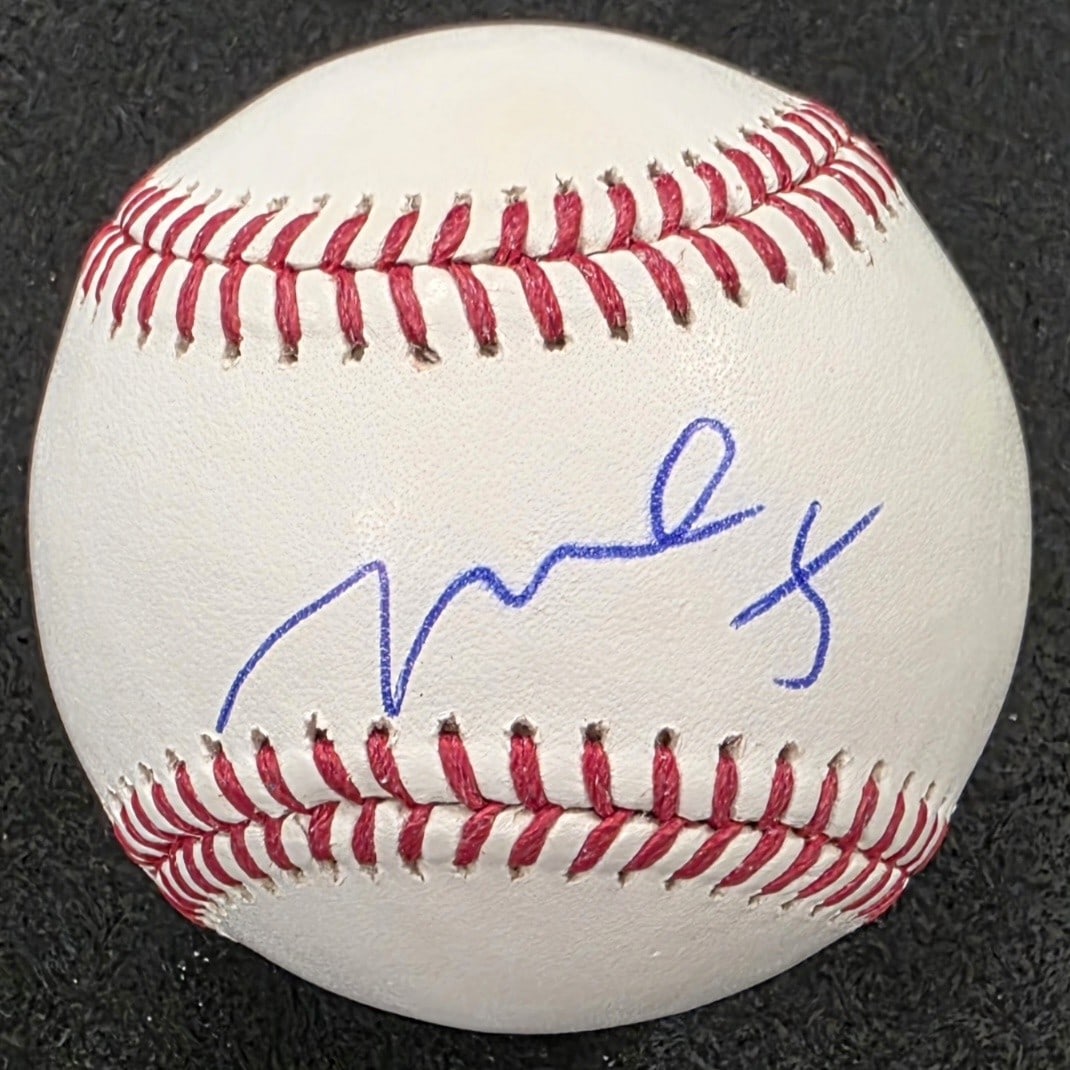 Munetaka Murakami Signed MLB Baseball PSA DNA: Munetaka Murakami Signed MLB Baseball PSA DNA This is an Official Major League Baseball autographed by Munetaka Murakami, authenticated by PSA. The ball is an original item and represents the Chicago 