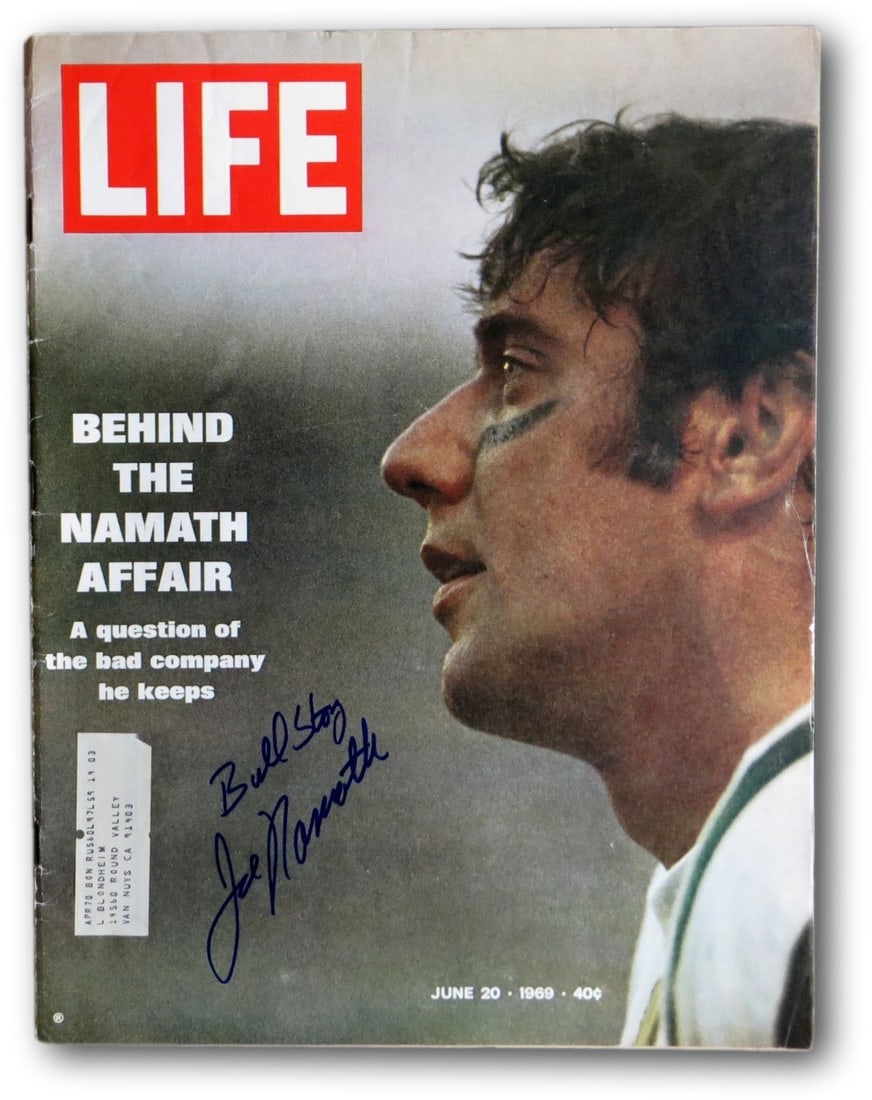 Joe Namath Autographed LIFE Magazine 9/20/69 JSA Certified: Joe Namath Autographed LIFE Magazine 9/20/69 JSA Certified This original LIFE Magazine from September 20, 1969, features Joe Namath, a prominent player for the New York Jets, and is autographed by him