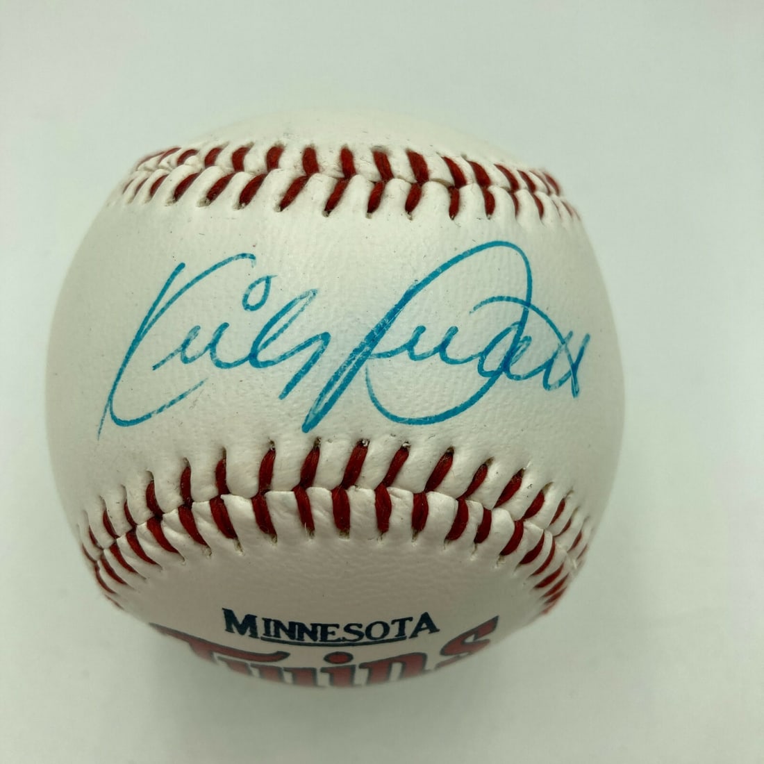 Kirby Puckett Signed Minnesota Twins Baseball with JSA Sticker: Kirby Puckett Signed Minnesota Twins Baseball with JSA Sticker This is an authentic Minnesota Twins logo baseball signed by Kirby Puckett, a legendary player in Major League Baseball (MLB). The autogr