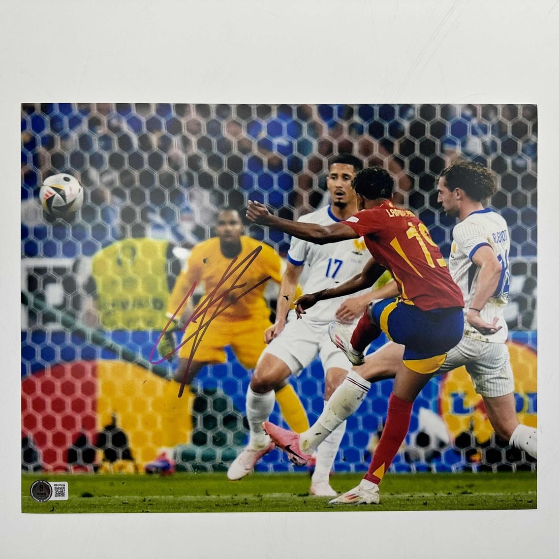 Lamine Yamal Autographed Spain Soccer Photo 11x14 Beckett COA: Lamine Yamal Autographed Spain Soccer Photo 11x14 Beckett COA This original autographed 11x14 soccer photo features Lamine Yamal, a rising star from Spain. The signature is authenticated by Beckett Gr