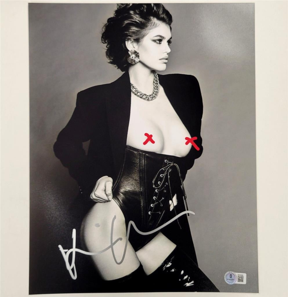 11x14 photograph signed by Kaia Gerber with Beckett authentication: 11x14 photograph signed by Kaia Gerber with Beckett authentication This is an original 11x14 photograph signed by actress and model Kaia Gerber. The autograph has been authenticated by Beckett and the