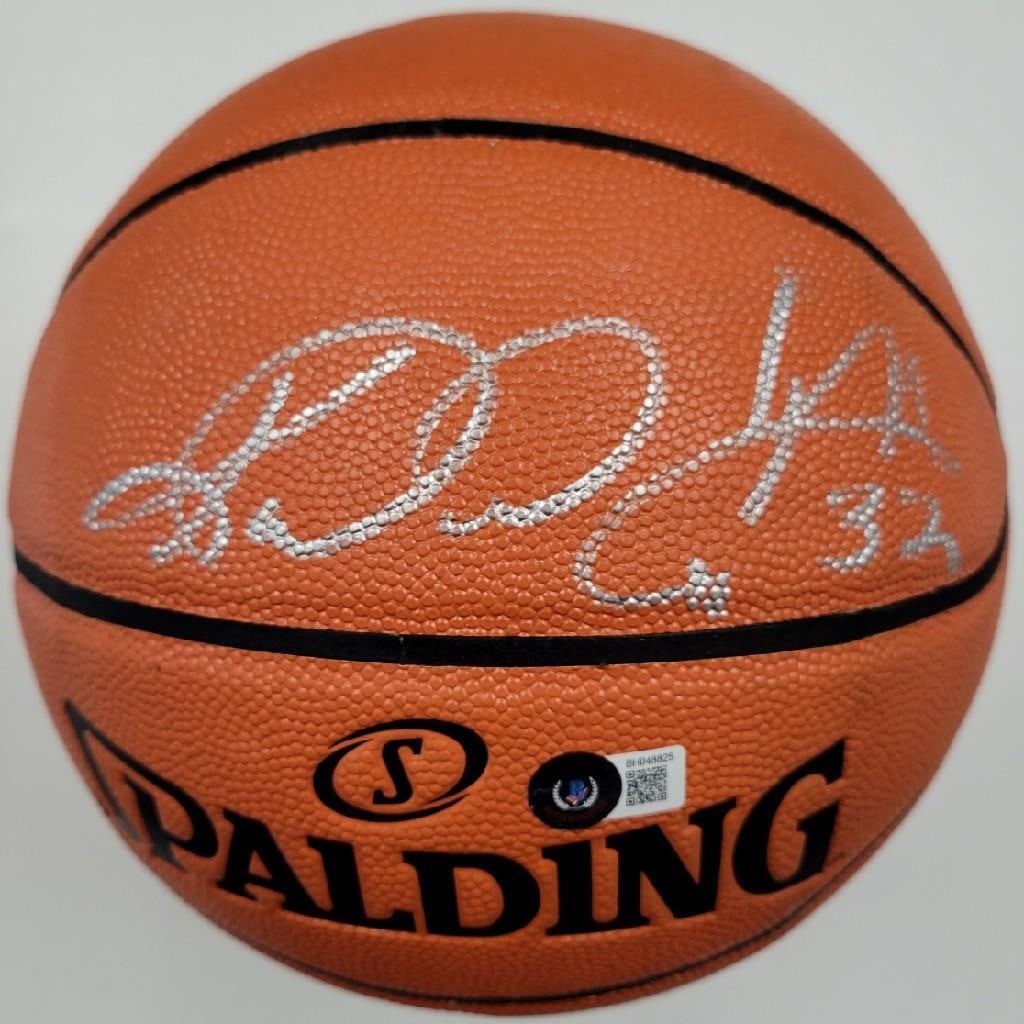Karl Malone Signed Spalding Basketball Jazz Beckett Authenticated: Karl Malone Signed Spalding Basketball Jazz Beckett Authenticated This is an original Spalding basketball signed by NBA legend Karl Malone. The ball features the authentication from Beckett Authentica
