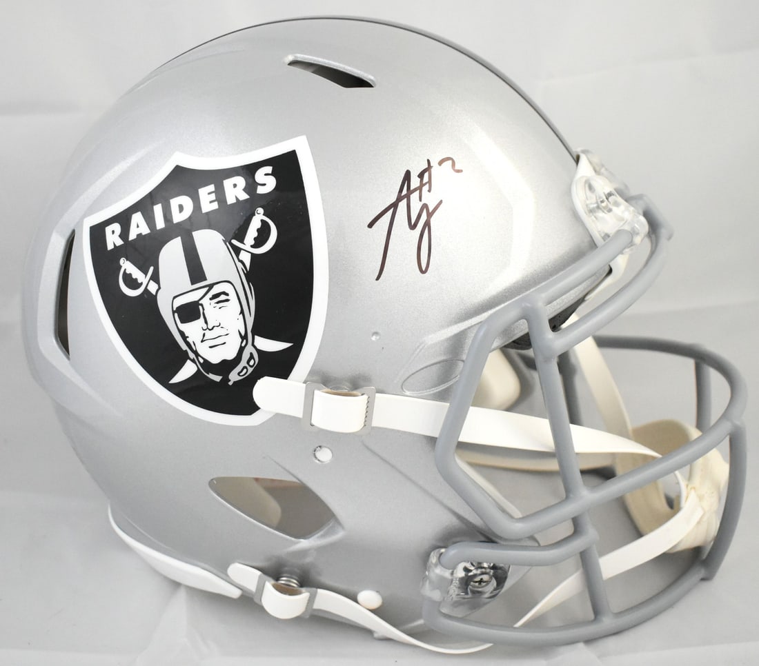 Las Vegas Raiders Full Size Speed Helmet Signed by Ashton Jeanty Beckett Holo: Las Vegas Raiders Full Size Speed Helmet Signed by Ashton Jeanty Beckett Holo This is a pre-owned Las Vegas Raiders full-size Speed Authentic helmet autographed by Ashton Jeanty. The helmet is an orig