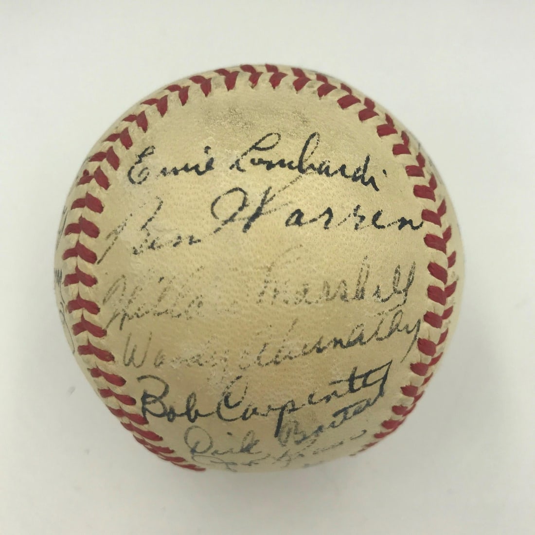 1946 New York Giants Team Signed Baseball 24 Sigs Ernie Lombardi JSA COA: 1946 New York Giants Team Signed Baseball 24 Sigs Ernie Lombardi JSA COA This 1946 New York Giants Team Signed Baseball features a total of 24 signatures, including notable players such as Ernie Lomba