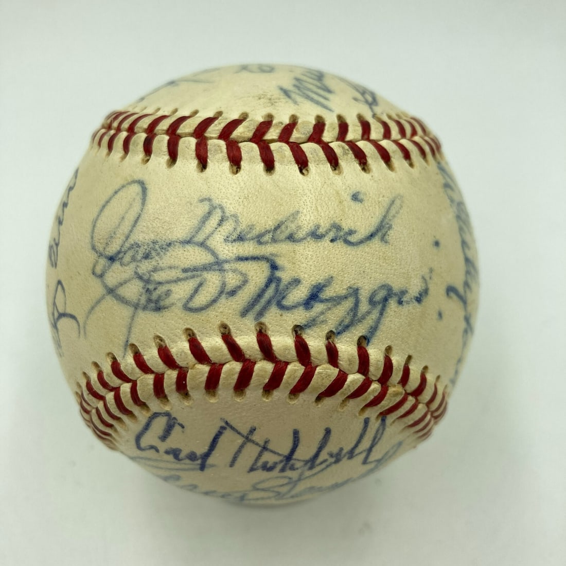 1950s Multi Signed Baseball Joe DiMaggio JSA COA 20 Signatures: 1950s Multi Signed Baseball Joe DiMaggio JSA COA 20 Signatures This remarkable 1950's Official National League Baseball is a true collector's item, featuring 20 Hall of Fame signatures, including lege