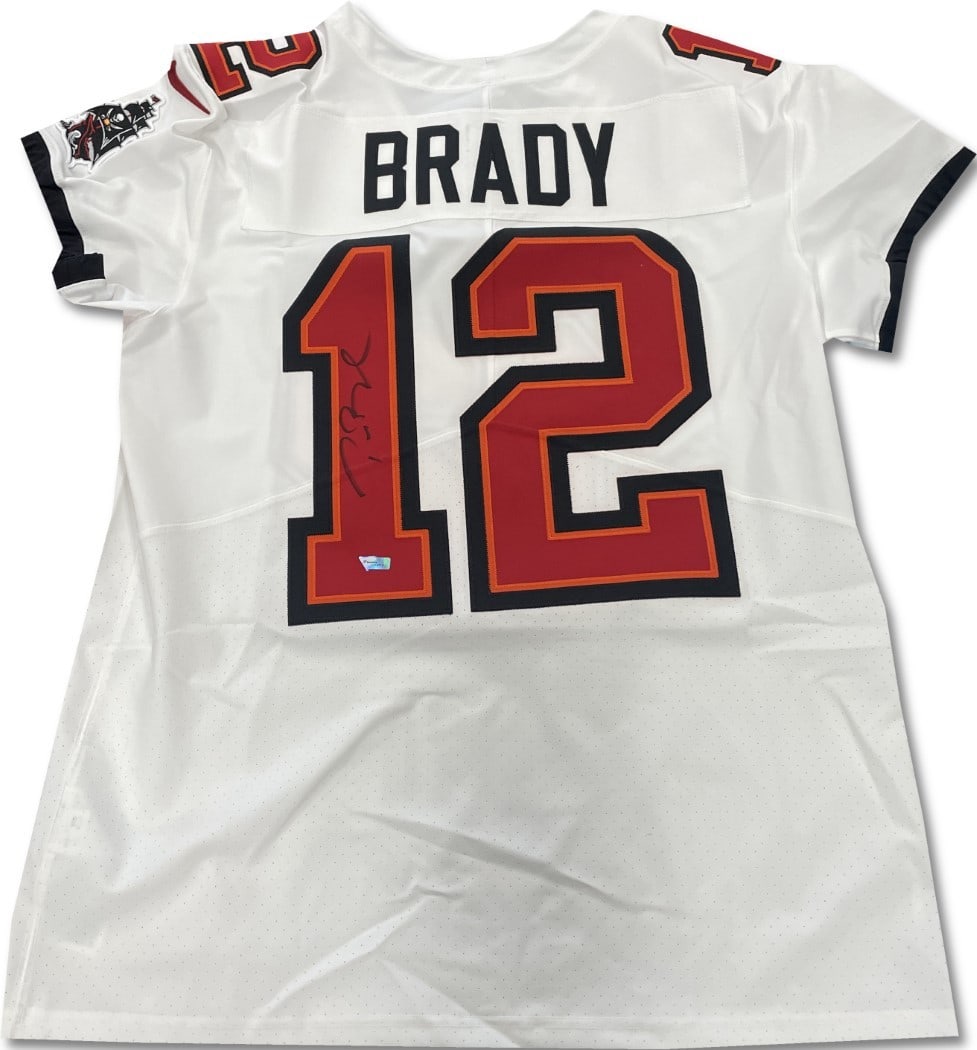 Authentic Tom Brady autographed Tampa Bay Buccaneers jersey Fanatics (1 of 5)
